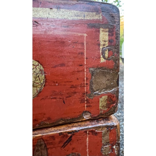 Antique 19th Century Chinese Red Lacquer Trunk For Sale - Image 9 of 12