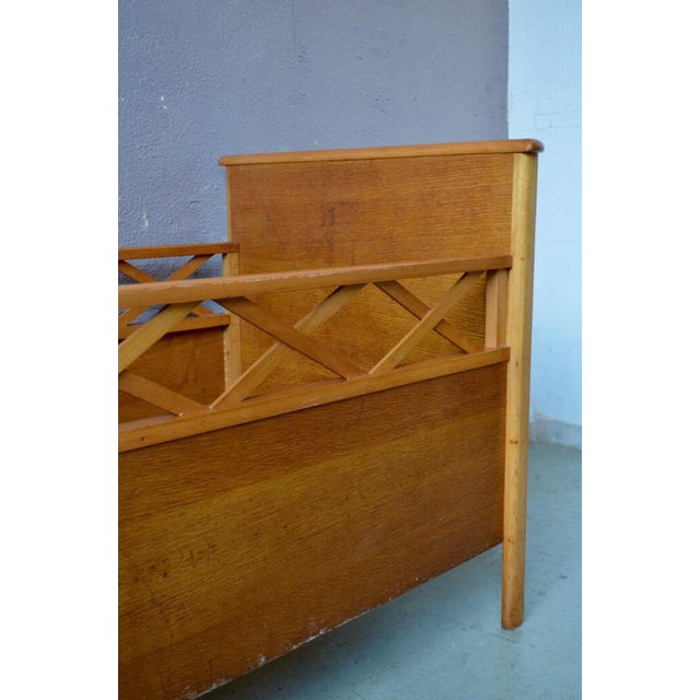 Charming and full of tenderness, this little baby bed is all in wood. We very much like the sweetness and lightness...