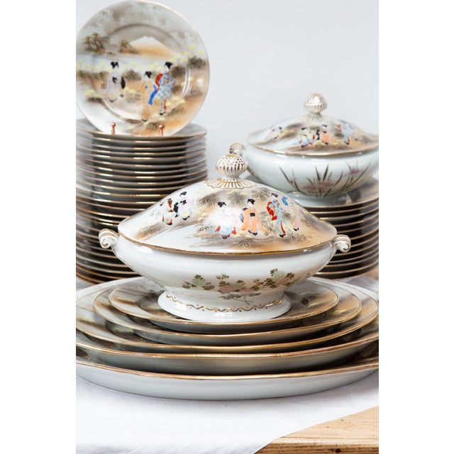 1950s Japanese Showa Porcelain Kutani Dinner Service with Geishas and Fuji, 1940s, Set of 81 For Sale - Image 5 of 17