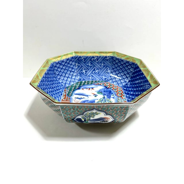 Asian Blue Porcelain Octagonal Bowl With Gold Rim – Vintage Chinoiserie Decorative Bowl For Sale - Image 9 of 11
