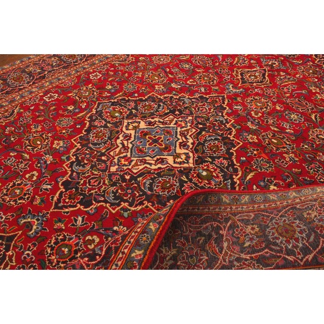 Textile Middle Eastern Rug in Wool For Sale - Image 7 of 10