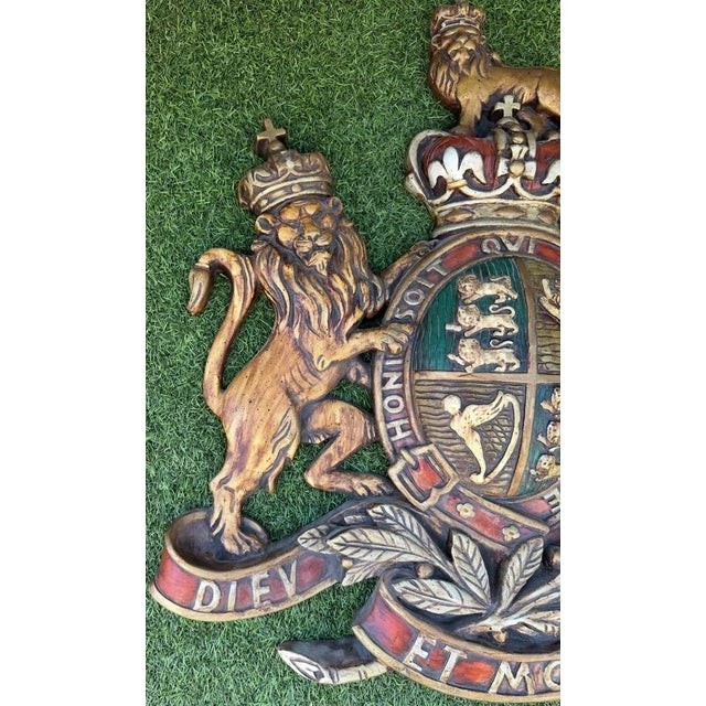 Early 20th Century Large English British Plaster Royal Coat of Arms Wall Plaque For Sale - Image 15 of 18