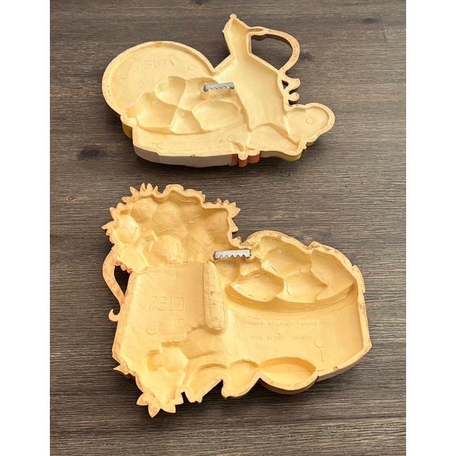 My mom hung these on the kitchen wall when I was a kid in the 1970s. These beautiful wall plaques bring back memories....