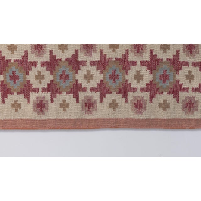 Mid-Century Modern Swedish Kilim Rug in Reds and Pinks, 1960 For Sale - Image 6 of 7