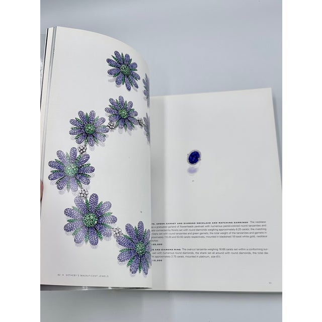 Blue Sotheby's Van Cleef Magnificent Jewels New York Dec 06, 2006 Auction Catalog For Sale - Image 8 of 11