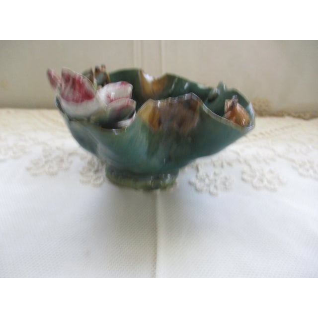 Vintage Majolica Green Bowl With Waterlily & Two Frogs For Sale - Image 4 of 9