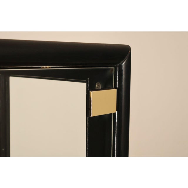 Henredon Scene Three Display Curio Cabinet For Sale - Image 15 of 18