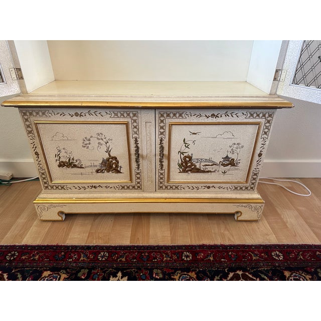 John Widdicomb Late 20th Century John Widdicomb Hand-Painted Bonnet-Top Display Cabinet/Vitrine-Chinoiserie Style For Sale - Image 4 of 14