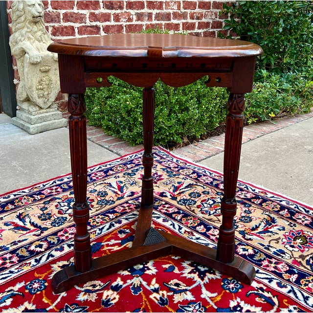 Antique English Clover Leaf End Table Side Table Accent Table Honey Tiger Oak For Sale - Image 12 of 12