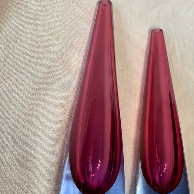 Raspberry Pink Vintage Murano Sommerso Glass Vase by Salviati & Co. C. 1960 - A Pair For Sale - Image 8 of 9