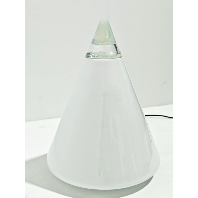 Italian Table Lamp in Milk Glass by Giusto Toso for Leucos, 1970s For Sale - Image 7 of 10