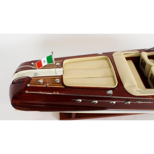 Riva Aquarama Speedboat Model with Cream Interior For Sale - Image 10 of 18