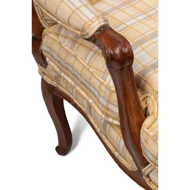 Louis XV Provincial Walnut Fauteuils, 18th Century - A Pair For Sale In Savannah - Image 6 of 7