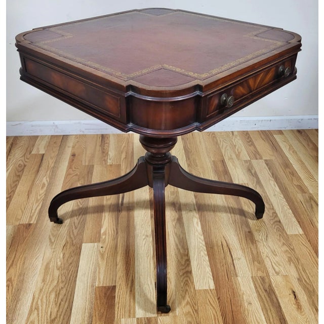 Fresh from a local Rye New York estate, we have a pleasure to offer you this classic Vintage American Leather Top Side /...