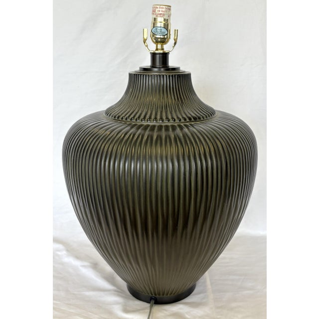 Mid-Century Modern Pleated/ Ribbed Metal Gourd Large Table Lamp For Sale - Image 11 of 13