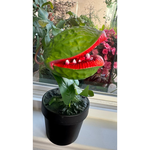 CLASSIC MOVIE MEMORABILIA "Little Shop of Horrors" Audrey Plant Halloween Horror Prop, Haunted Holidays, Mouth Motion and...