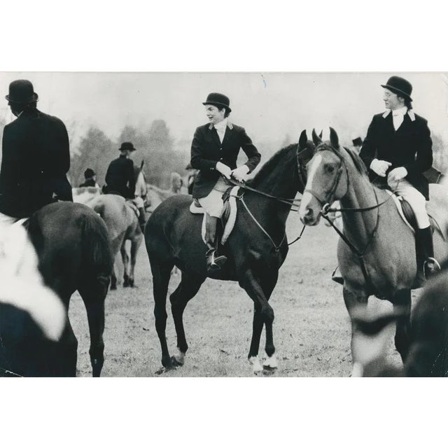 1970s Jackie Kennedy Onassis, 1973, Black & White Photograph For Sale - Image 5 of 5