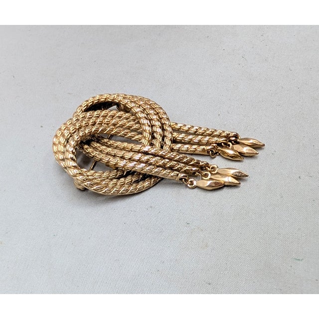 1960s Vintage 1960s Signed Monet Goldtone Fringe Brooch For Sale - Image 5 of 7