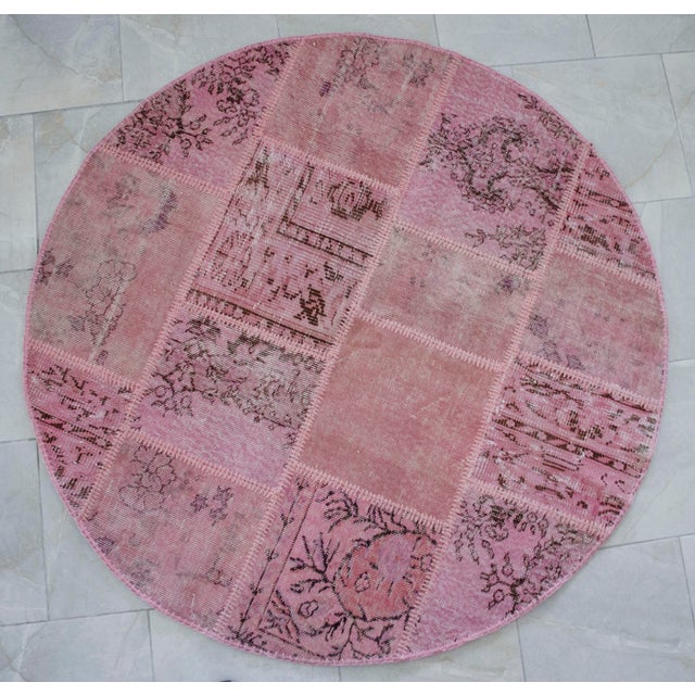 The Pink Way Turkish Round Rug Hand Knotted Handstitched Living Room Entry Decor - 4'11" Diameter For Sale - Image 13 of 13