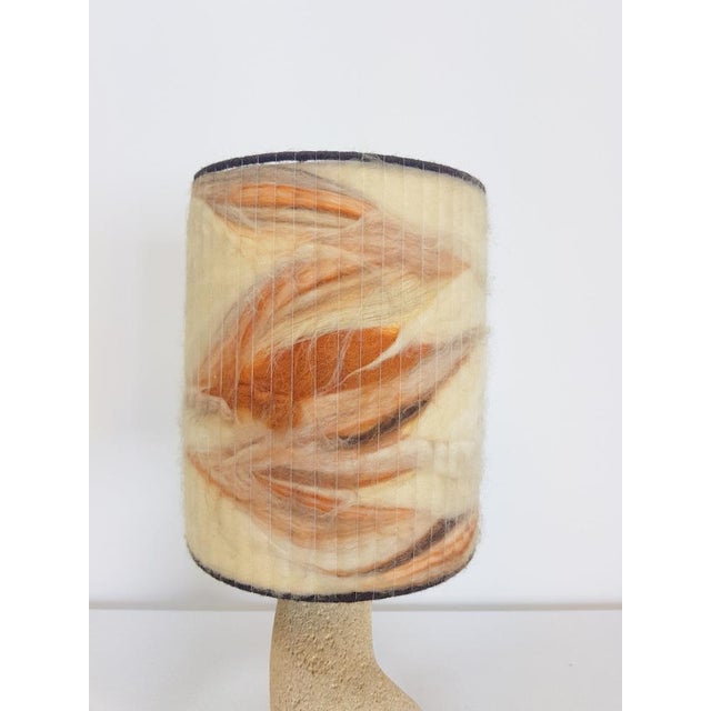 Beige Brutalist Natural Stone Art Table Lamp, 1970s For Sale - Image 8 of 17