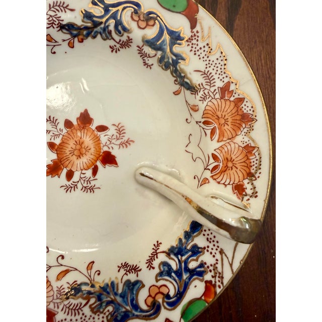 1920s Japanese Moriyama Hand-Painted Gilt Floral Ceramic Candy Dish With Finger Loop Handle For Sale - Image 5 of 9