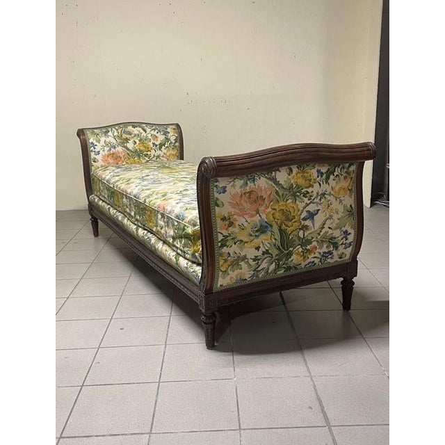 Antique Daybed in Carved Walnut, 1890s For Sale - Image 5 of 18