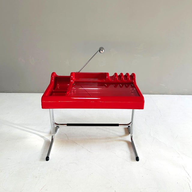 The Orix desk by Vittorio Parigi & Nani Prina, designed for Molteni, is a striking example of the progressive design...