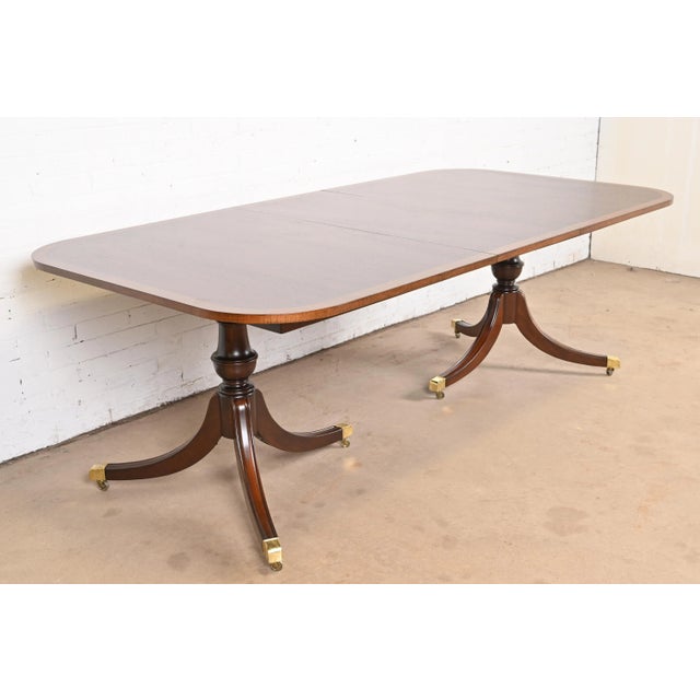1980s Baker Furniture Style Georgian Banded Mahogany Double Pedestal Extension Dining Table, Newly Refinished For Sale - Image 5 of 12