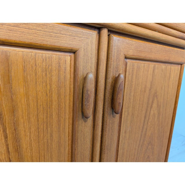 Danish Illuminated Teak Display Case, 1980s For Sale - Image 4 of 18