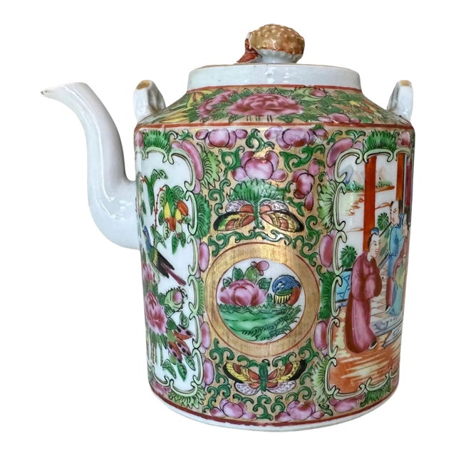 Chinese Famille Rose Porcelain Lidded Teapot- 19th Century For Sale
