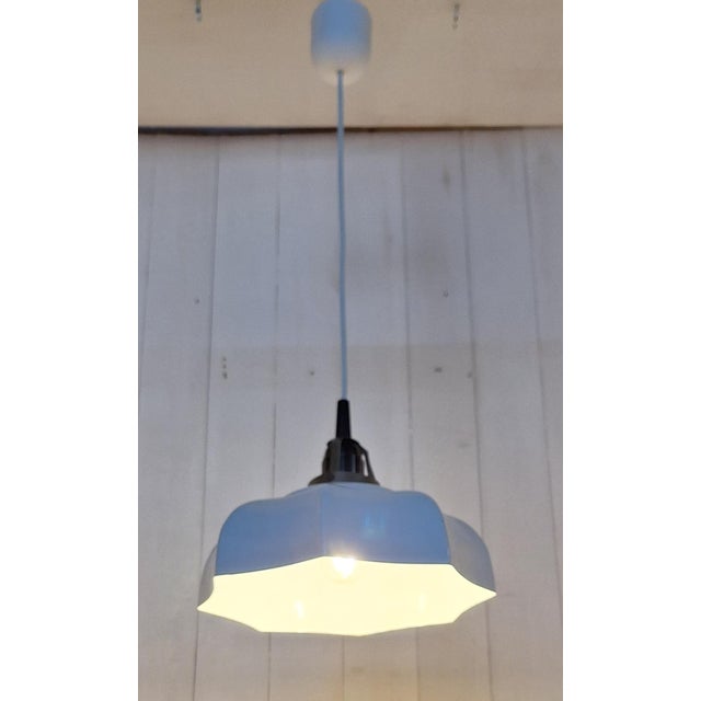 1990s Vintage Ceiling Lamp with White Segmented Metal Shade on Brass Mount, 1990s For Sale - Image 5 of 7