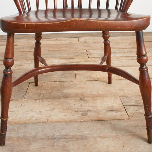 Brown English Windsor Chair in Wood For Sale - Image 8 of 14