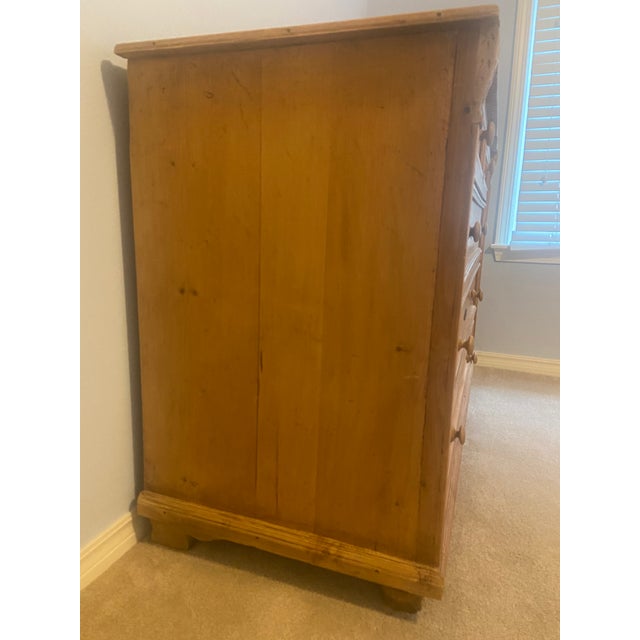 English 19th Century English Pine Chest of Drawers For Sale - Image 3 of 11