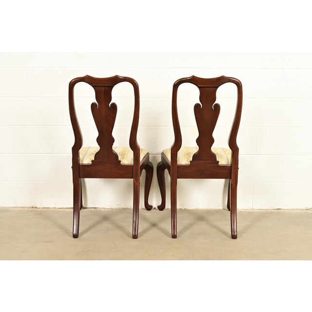 Henkel Harris Queen Anne Solid Mahogany Dining Chairs, Set of Four For Sale - Image 11 of 14