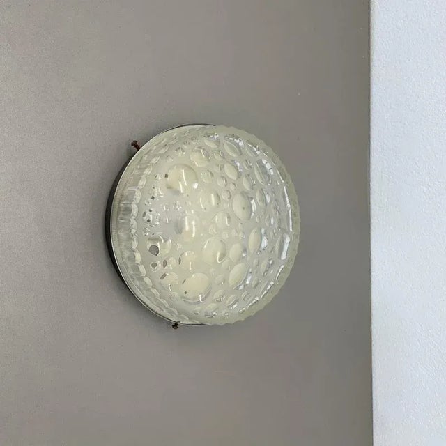 1970s Small Textured Bubble Glass Wall Light attributed to Hustadt Lights, 1970s For Sale - Image 5 of 18