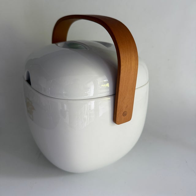 Modern Suomi Pure Nature Porcelain and Wood Bowl by Timo Sarpaneva for Rosenthal Studio Line, Germany, 1979 For Sale - Image 3 of 6