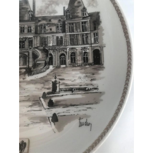 1970s Ltd Edition Chateaux De France No 1 Fontaine De Bleau Collector Plate by Louis Lourioux Castles 9.5 Inches. For Sale - Image 6 of 13