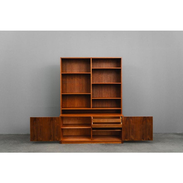 Mid-Century Bookcase in Teak and Pine For Sale - Image 3 of 18