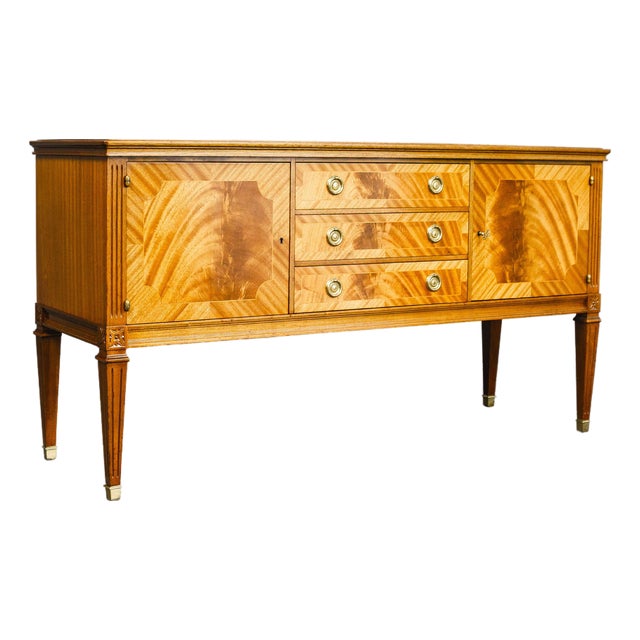 English Style Sideboard in Mahogany For Sale