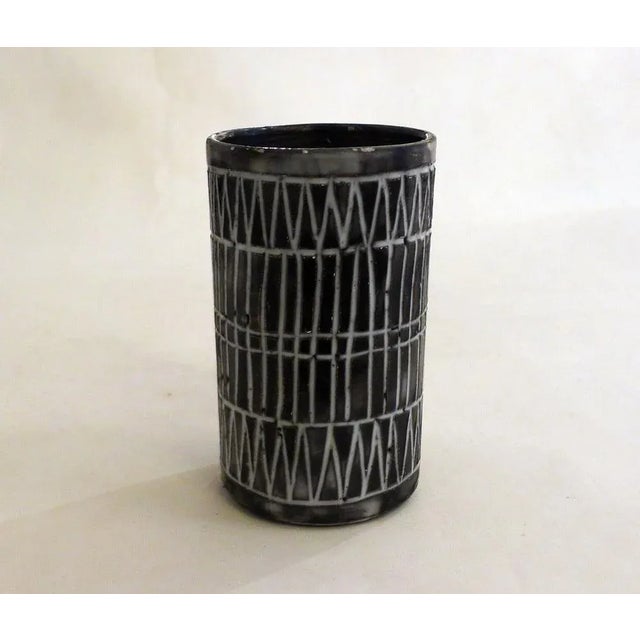 Small Mid-Century Modern Scroll Vase with Incised Geometric Decoration, 1950s For Sale - Image 14 of 14