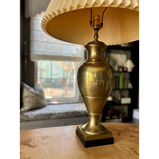 English Late 20th Century Monumental Heavy Living Brass Urn Lamp For Sale - Image 3 of 6