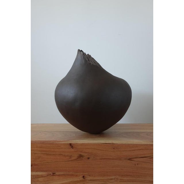 Vestiges I Sculptural Ceramic Vase by Audrey Vo Van For Sale - Image 6 of 18