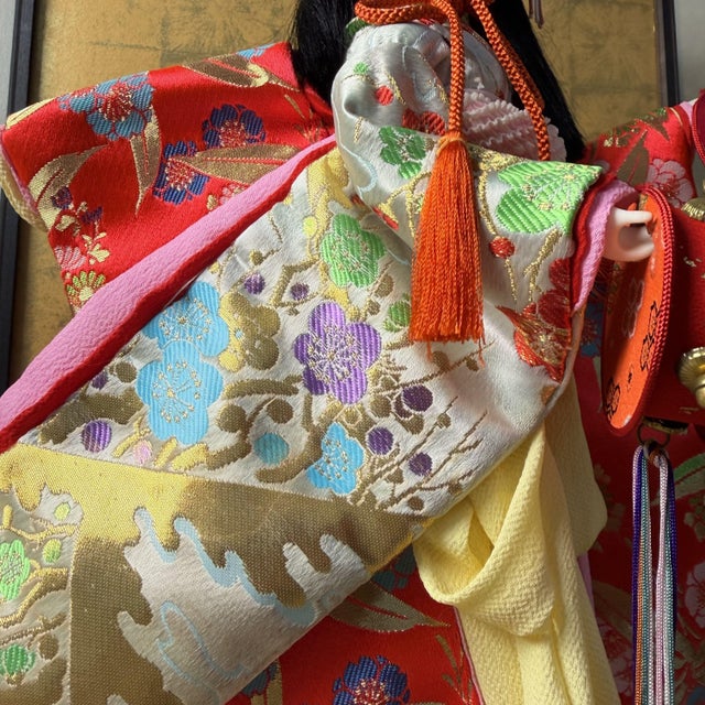 1970s Japanese Dōjōji Hina-Ningyō in Glass Display, 1970s For Sale - Image 5 of 10