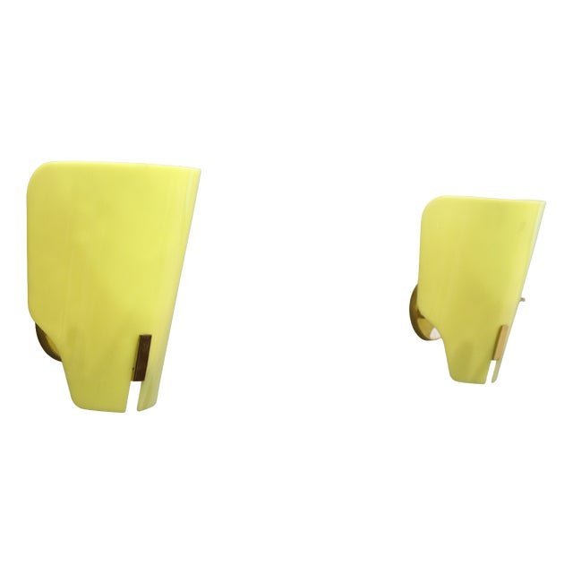 Model 167 PX Methacrylate Yellow Wall Lights by Gino Sarfatti for Arteluce, 1950, Set of 2 For Sale