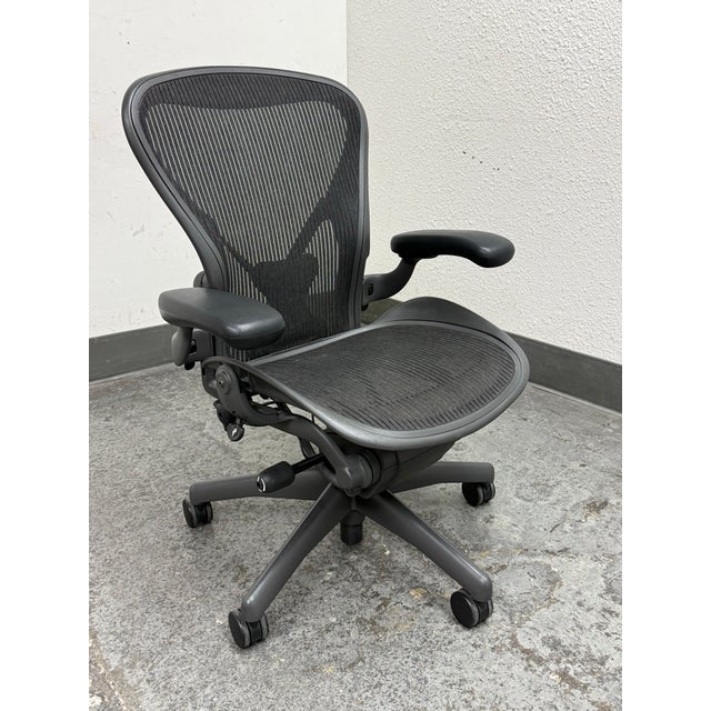 Modern Herman Miller Aeron Office Chair, Size B For Sale - Image 3 of 12