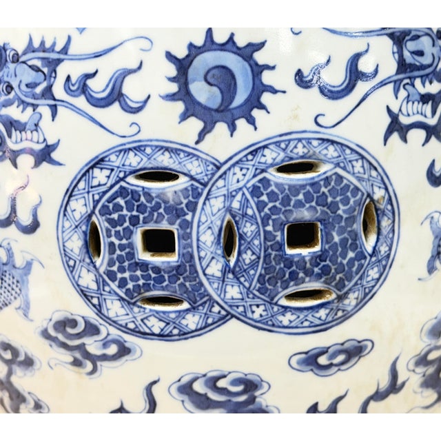 10" Chinese Blue White Porcelain Double Dragons Round Shape Stand Display Art For Sale - Image 15 of 18