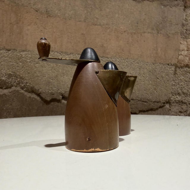 Brown 1950s Mid-Century Modern Set of Salt & Pepper Grinder From Japan Mid-Century Bull Nose For Sale - Image 8 of 10