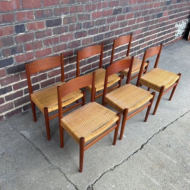 Mid-Century Modern Set of 6 Hans J. Wegner Ch-40 Teak Dining Chairs With Woven Cane Seats For Sale - Image 3 of 9