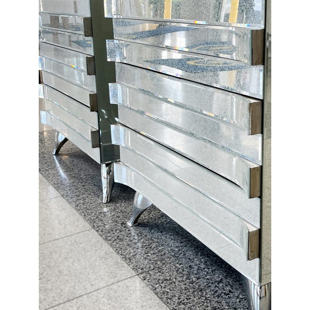 1980s Mirrored Chests of Drawers or Nightstands - A Pair For Sale In New York - Image 6 of 11