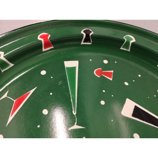 Metal Round Serving Cocktail Tray in Green Enamel Metal, 1970s For Sale - Image 7 of 15